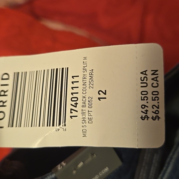 Torrid Jean Mid 5 Shorts Back Country Split - Picture 9 of 9